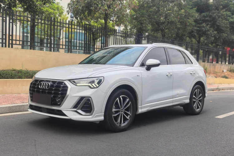 2022 Audi Q3 35 TFSI S line