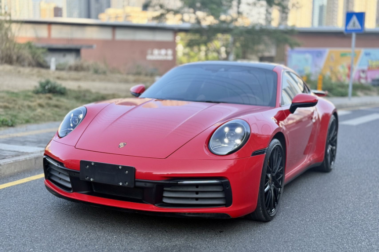 2020 Porsche 911 Carrera