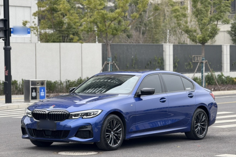 2022 BMW 330Li xDrive M Sport Night Package