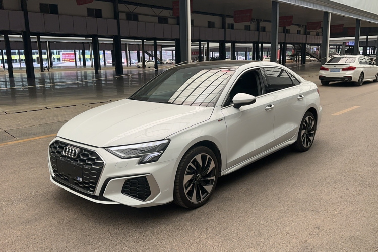 Audi A3L 2024 Limousine 35 TFSI S line Style