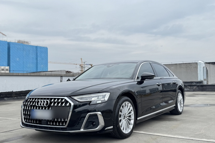 2023 Audi A8L 45 TFSI quattro Luxury Lin